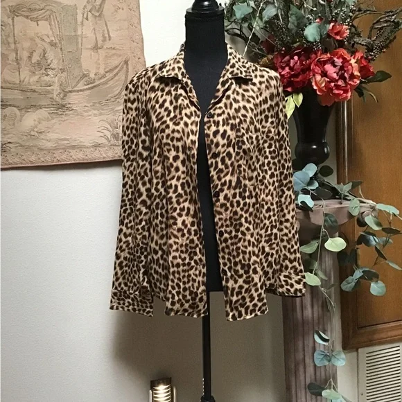 Zara Animal Print Pants & Blouse Set - Picture 5 of 10